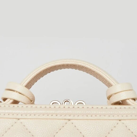 Chanel White Quilted Caviar Leather Filigree Mini Vanity Case Bag - Picture 8 of 12